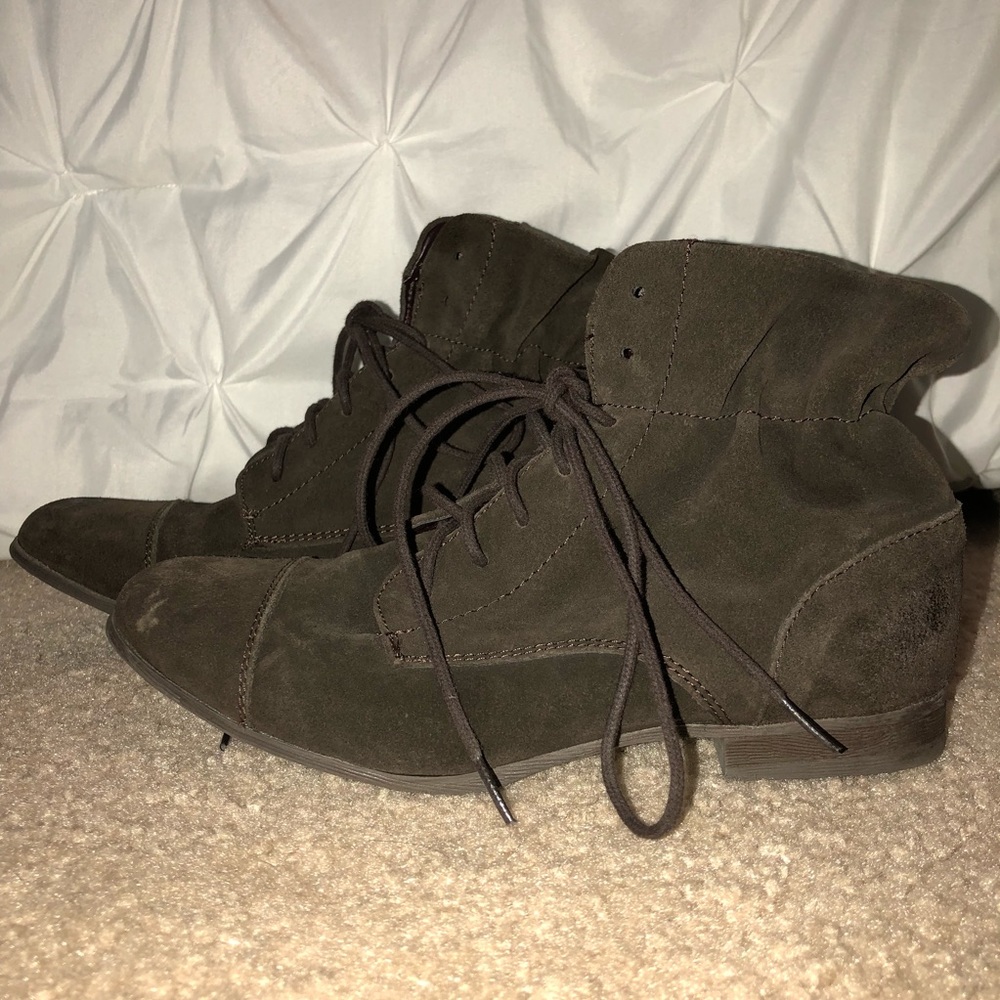 Brown lace up bootie